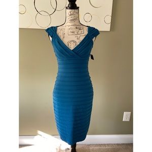Sexy and beautiful Adrianna Papell dress.  Perfect for a wedding guest. Teal